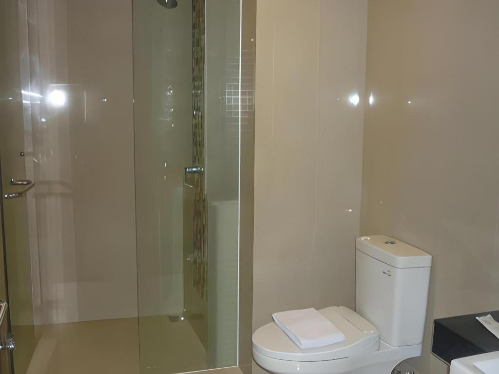 Travello Hotel Bandung Buitenkant foto