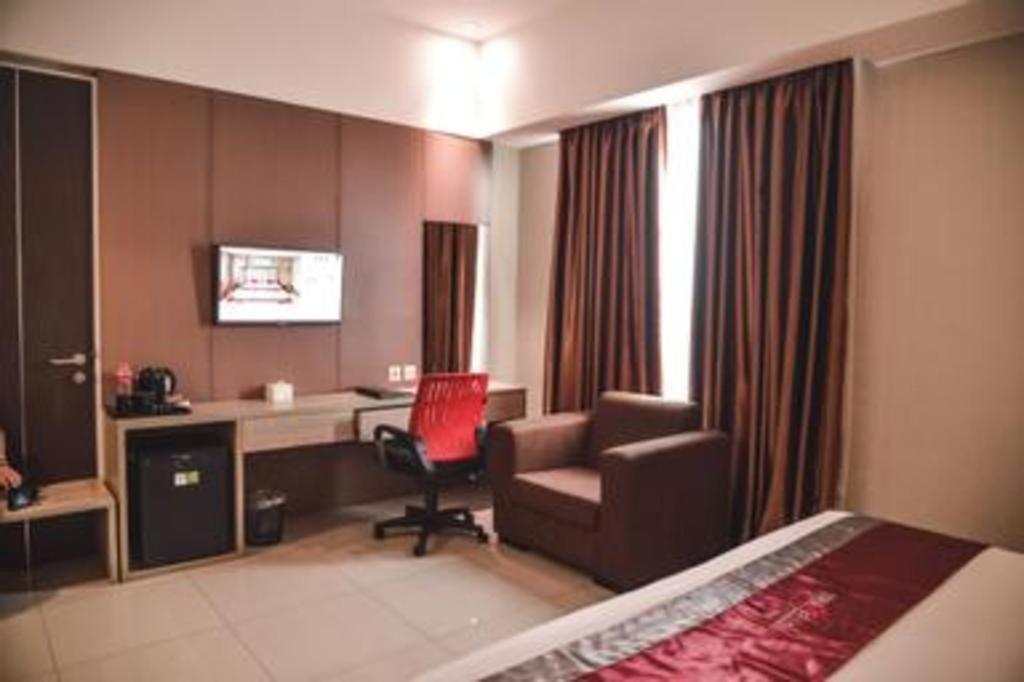 Travello Hotel Bandung Buitenkant foto