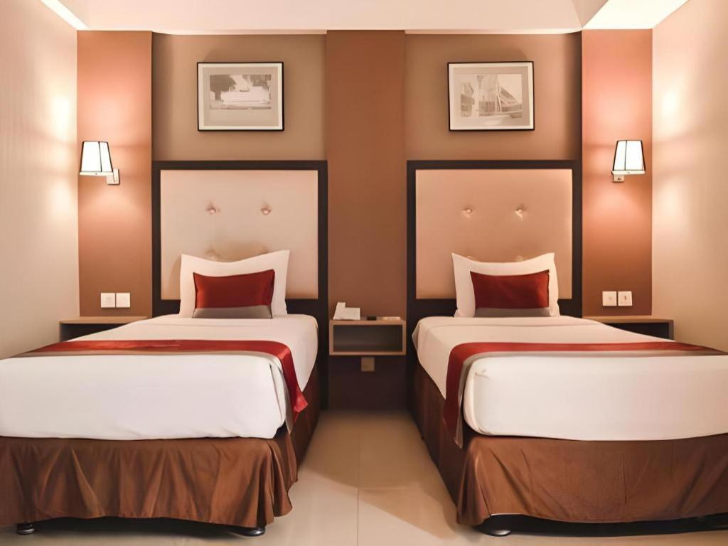 Travello Hotel Bandung Buitenkant foto