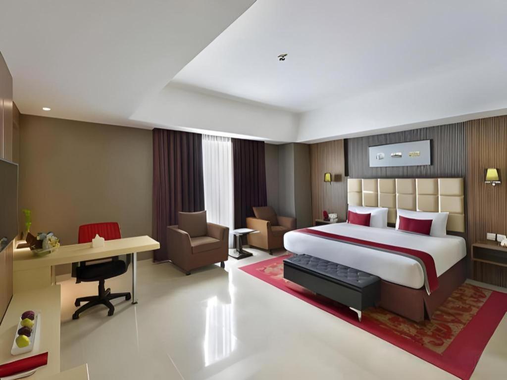 Travello Hotel Bandung Buitenkant foto