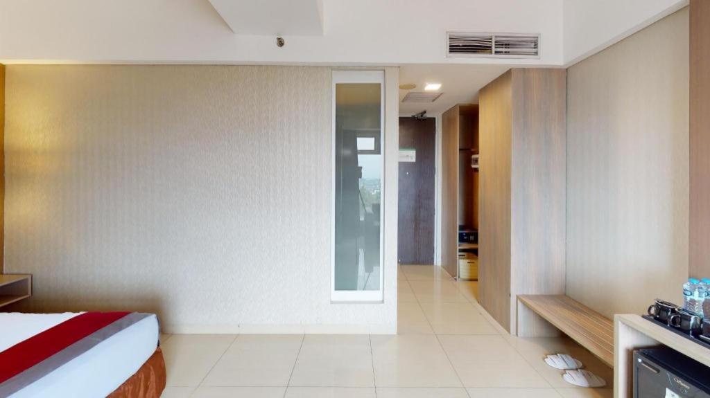 Travello Hotel Bandung Buitenkant foto