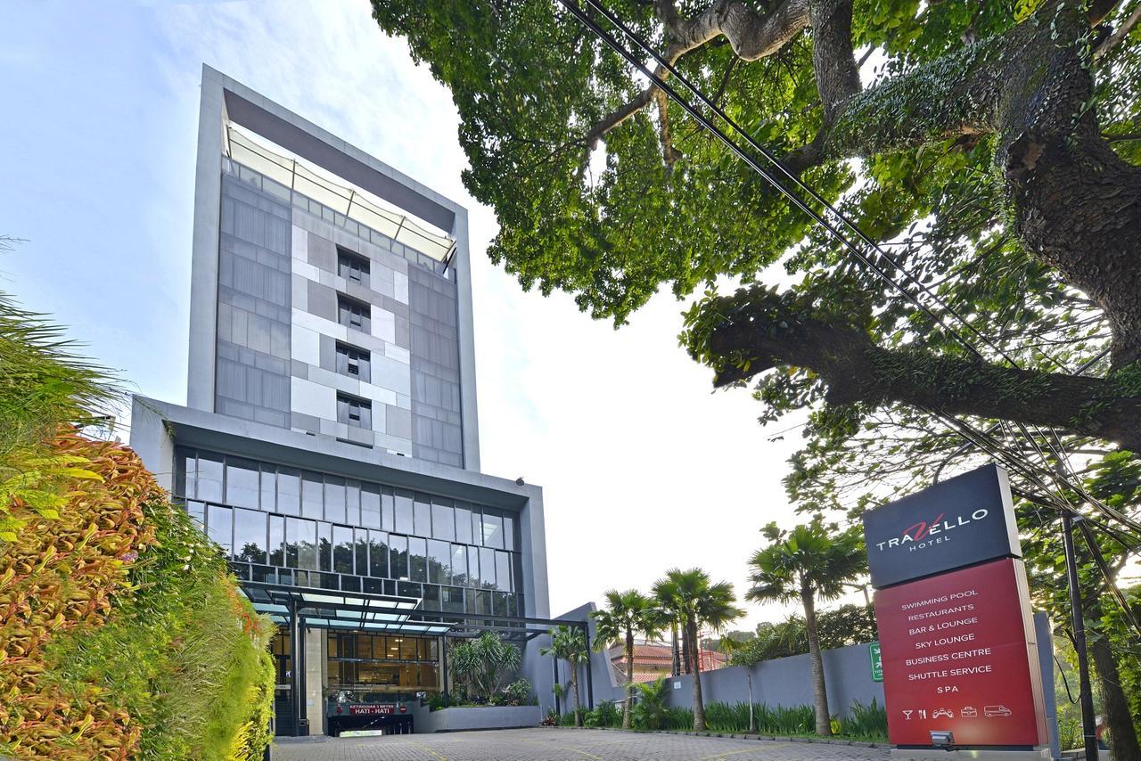 Travello Hotel Bandung Buitenkant foto